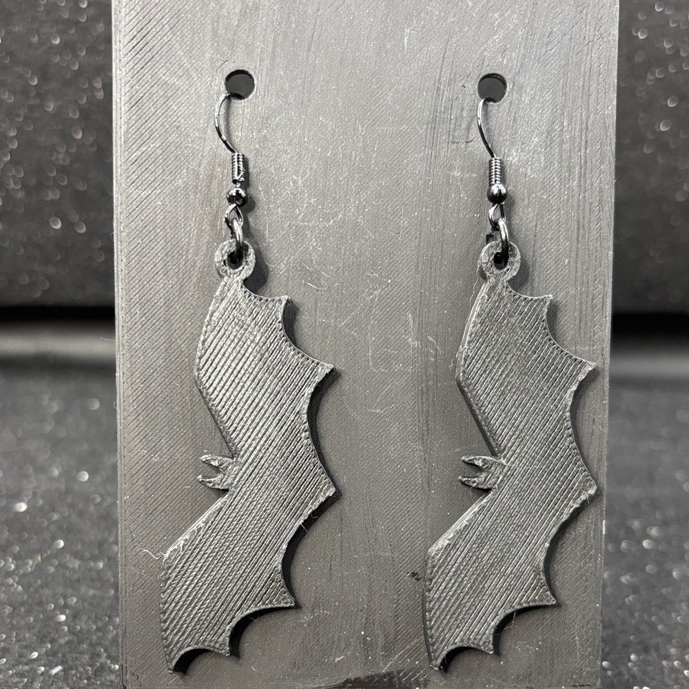 Bat Dangle Earrings – Spooky Gothic Halloween Jewelry